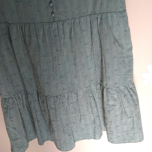 Madewell Embroidered Eyelet Tiered Button-Front Dress in Summer Breeze. - Picture 9 of 12